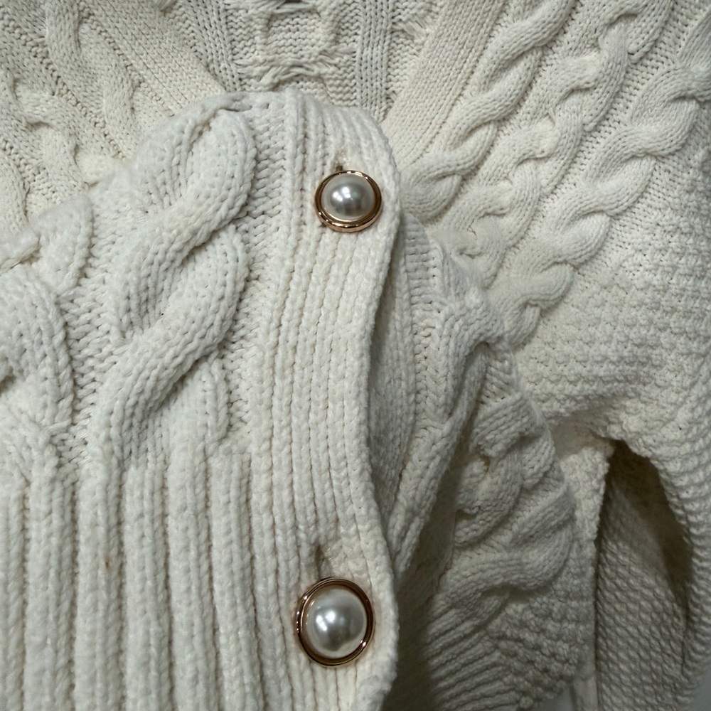 Abercrombie & Fitch White Cable Knit Cardigan - Picture 3 of 6
